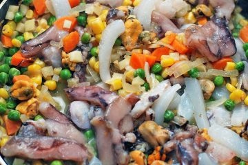 Fructe de mare cu legume - un fel de mâncare delicioasă pentru a pescui