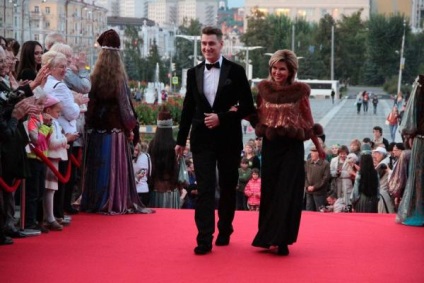La deschiderea festivalului de film musulman din Kazan, Sudzilovskaya a înlocuit vrăbii, iar cei mai mici au vrut să