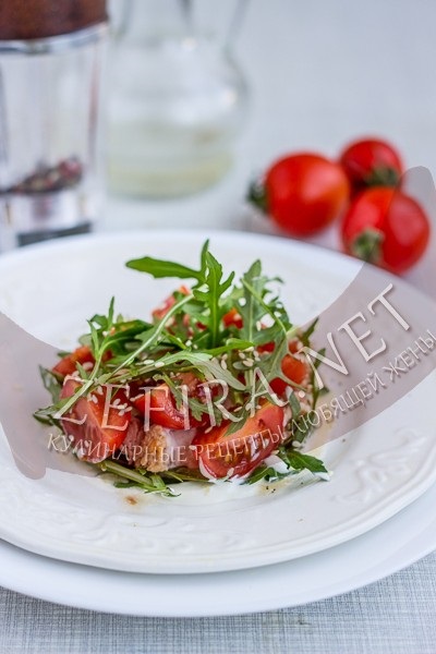 Salată neobișnuită cu ton conservat, roșu de arugula și cireșe - rețete culinare de iubire