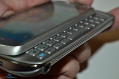 Examinați sony ericsson xperia pro mașină de scris pe Android