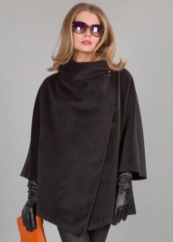 Coat poncho (64 fotografii) cu ce sa poarte, modele cu capota, intr-o cutie, cu o centura, cu maneci