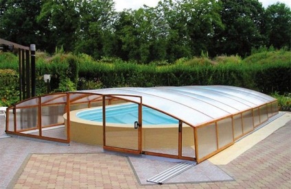 Pavilion pentru stadiul piscinei de construcție cu mâinile lor - o sarcină ușoară