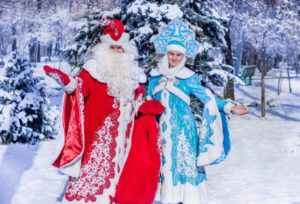 De ce Moș Crăciun și Snow Maiden au devenit simboluri ale noului an, când au apărut Moș Crăciun și Snow Maiden