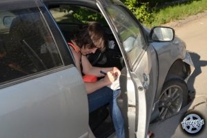 Am căzut într-o gaură pe drum și am afectat consecințele auto