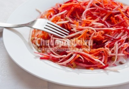 Salata de sfecla si morcovi