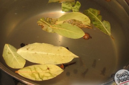 Saláta a zöld paradicsom és a cukkini recept egy fotó