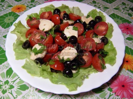 Saláta „gyöngyszemei” mozzarella, olajbogyó és koktélparadicsommal (olíva) Saláta „gyöngyszemei” mozzarella, olajbogyó és koktélparadicsommal