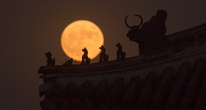 Cea mai mare lună în 70 de ani unde și cât de bine să urmăriți