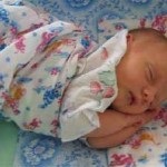 Un interpret de vis se află într-un spital pe un pat într-un vis cu un copil însărcinat înainte și după operație