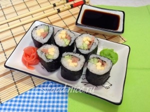 Sushi rulouri cu pește afumat - rețetă