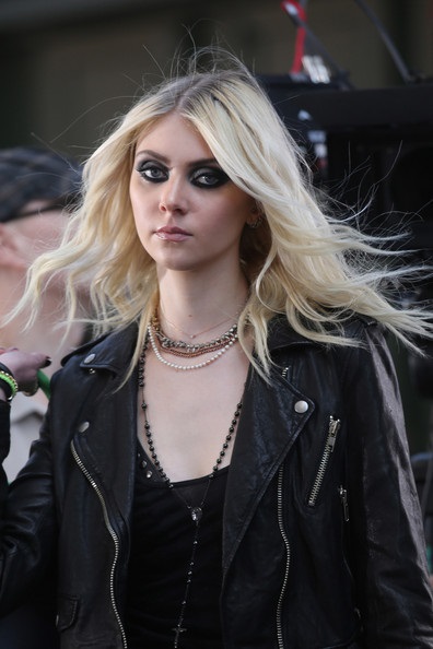 Taylor Momsen șocat într-un mod nou, skarletty pe blogger pe 12 septembrie 2013, o bârfă