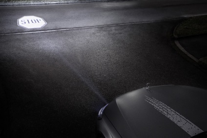 Smart »luminile digitale de mercedes vor afișa imaginea de proiecție pe drum