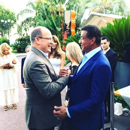 Victoria Bonya la felicitat personal pe Silvestra Stallone la petrecerea aniversară din Monaco, salut!