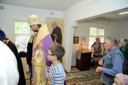 Domnul Photius a realizat un molben la Sfânta Treime în satul Listvenichny