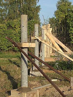 A kerítés készült táblák, hogyan kell felépíteni egy sétány rack a kezét, szerelési útmutató, fotók és ár -