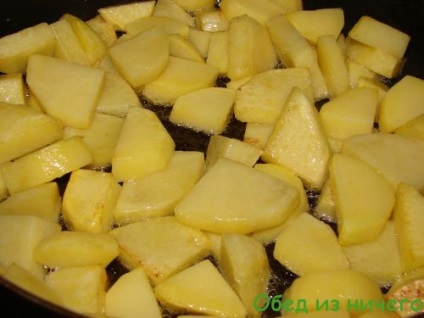 Cartofi prăjiți cu ciuperci, prânz de la nimic
