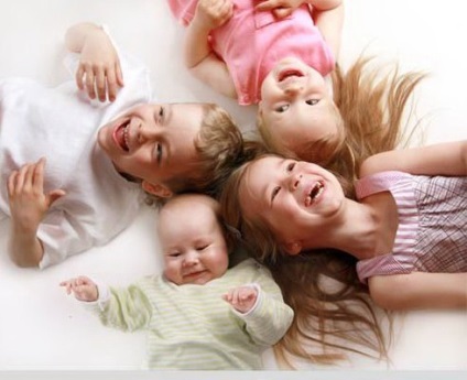 5 reguli, ajutând la gestionarea cu copii a experienței unei mame mari