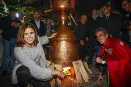 Aguardente - „spanyol holdfény” és erős italt a Spanyolország északi