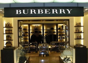 Puncte de vânzare în barcelona cumpărături în sat la roca, Burberry și altele