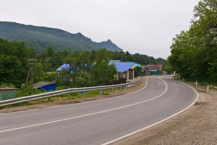 Autostravel de la hadyzhensk la tuapse prin trece Shahumyan