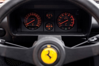 BMW M5 E34 ellen Ferrari Testarossa (alacsony kormánykerék) BMW M5 E34 ellen ferrari Testarossa