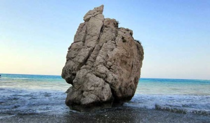 Bay și piatră de afrodite în patos (Cipru)