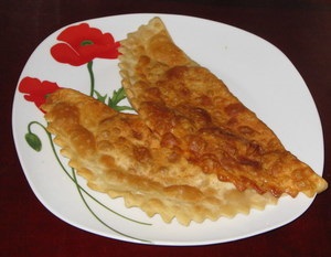 Chebureks, atât de diferit și atât de delicios sau cum să gătești o chebureki