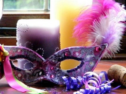 Facem mască frumoasă și neobișnuită de carnaval prin mâinile noastre