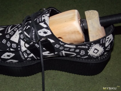 Pantof pentru încălțăminte din lemn