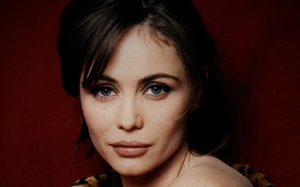 Emmanuelle Beart „Love - ez a munka, hogy el kell végezni elsősorban magukat», a Marie Claire