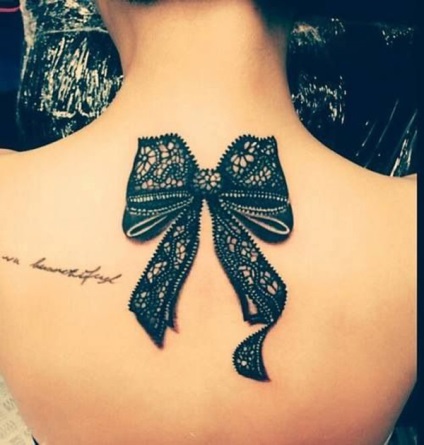 Schițe de flori tatuaje feminine, colibri, fluturi, dantele