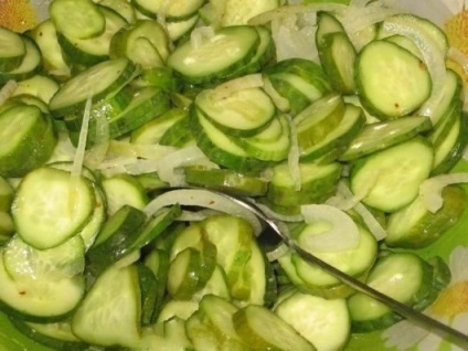Salată finlandeză cu castravete și muștar, rețete pentru salate delicioase