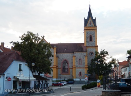 Hluboka nad Vltavou - egymástól független napi Prágából