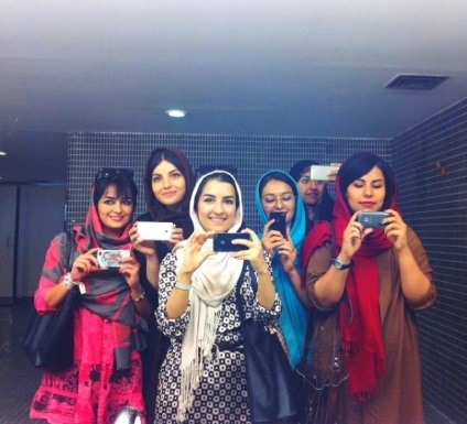 Hogyan ruhát egy lány Iránban - Irán ma