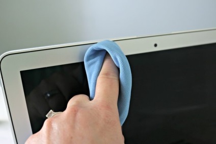 Cum să cureți un laptop