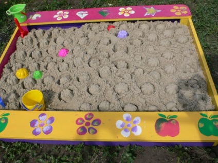 Cum se construieste o cutie de nisip pentru copii cu propriile mâini ale bunicii