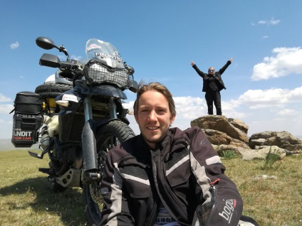 Hogyan utazni a világot kiadások nélkül Blagoveschenka átlépte Ázsia motorkerékpár