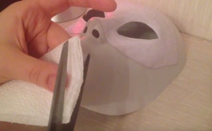 Cum sa faci o masca de corb din hartie