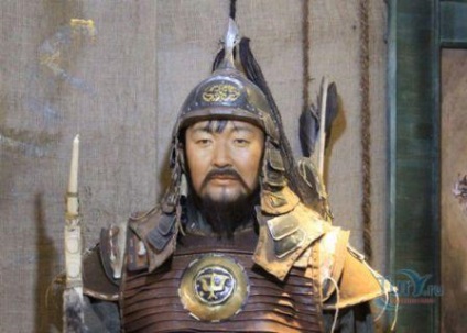 Cum sa faci o casca a unui razboinic mongol-tatar din materiale improvizate