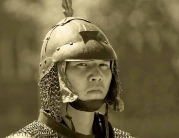 Cum sa faci o casca a unui razboinic mongol-tatar din materiale improvizate