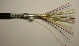 Cum să lipiți un cablu hdmi