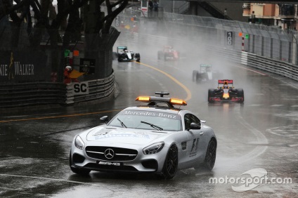 Începând cu începutul sezonului, au început curse de motociclete de la Mercedes