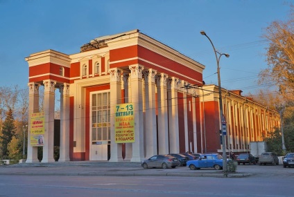 Monumente istorice Kamensk-Urals în fundalul peisajelor uimitoare