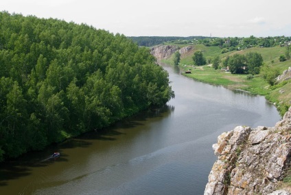 Monumente istorice Kamensk-Urals în fundalul peisajelor uimitoare