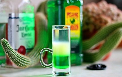 Cocktail verde mexican și lichiorul său pisan ambon