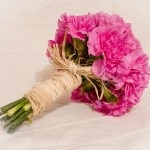 Buchet rotund de garoafe, florar și blog decorator