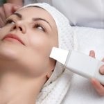 Proceduri terapeutice și cosmetice pentru acnee