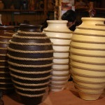 Atelier de ceramică peisagistică ceramică - sculpturi în grădină, căpriori, vase de ceramică