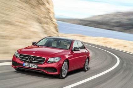 Mercedes-Benz kiderült, az új E-osztály, és megtanítjuk, hogy megkülönböztessék a c-osztály (hogyan kell mondani) Mercedes-Benz kiderült, az új E-osztály, és megtanítjuk, hogy megkülönböztessék a C-osztály