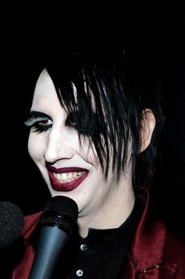 Marilyn Manson fără machiaj nu apare în public